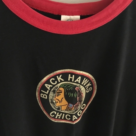 NHL Women’s Baby Ring tee Short sleeve Chicago Black Hawks Crew neck Graphic L - Picture 3 of 4